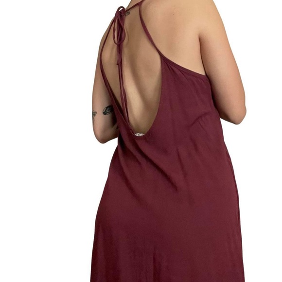 Red Dress - Picture 4 of 5